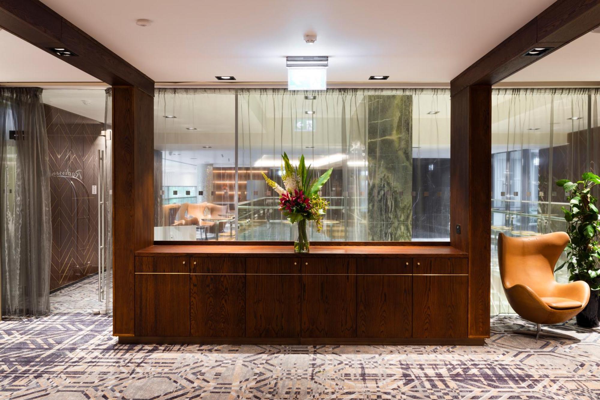 Radisson Blu Royal Hotel ดับลิน ภายนอก รูปภาพ