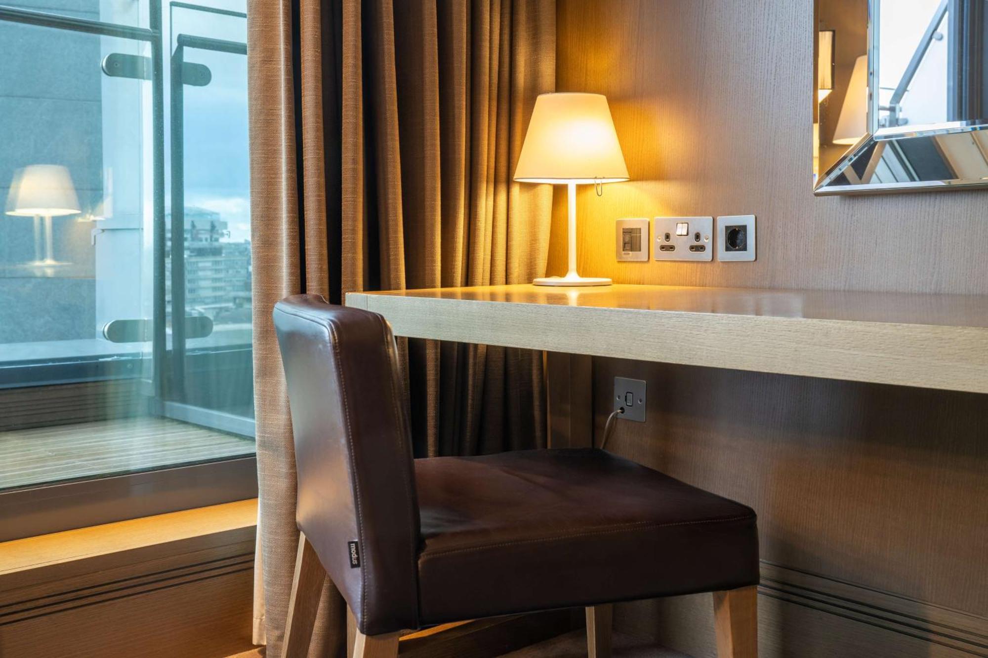 Radisson Blu Royal Hotel ดับลิน ภายนอก รูปภาพ